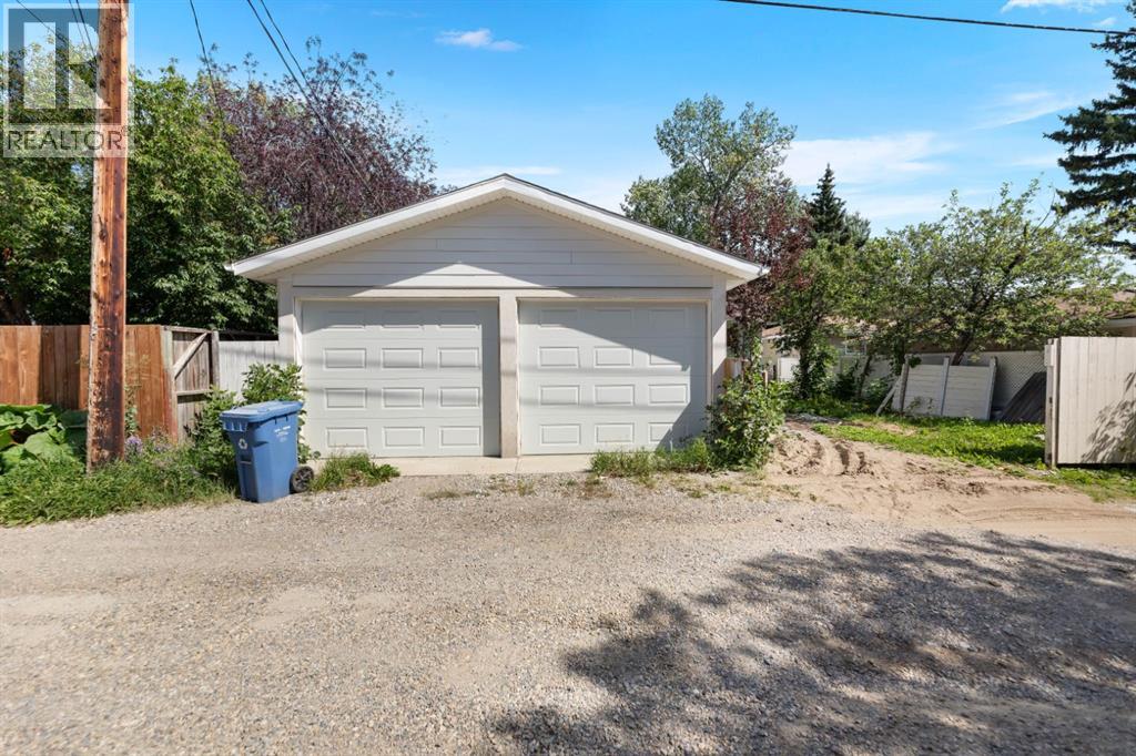 3419 19 Street Nw, Calgary, Alberta  T2L 2A9 - Photo 5 - A2252208