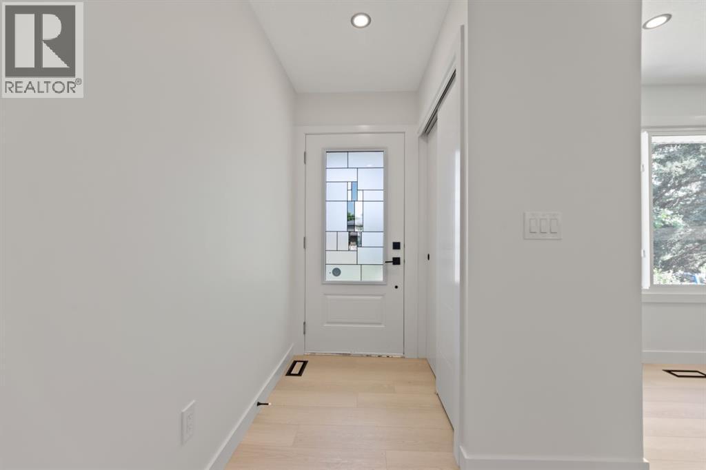 3419 19 Street Nw, Calgary, Alberta  T2L 2A9 - Photo 7 - A2252208