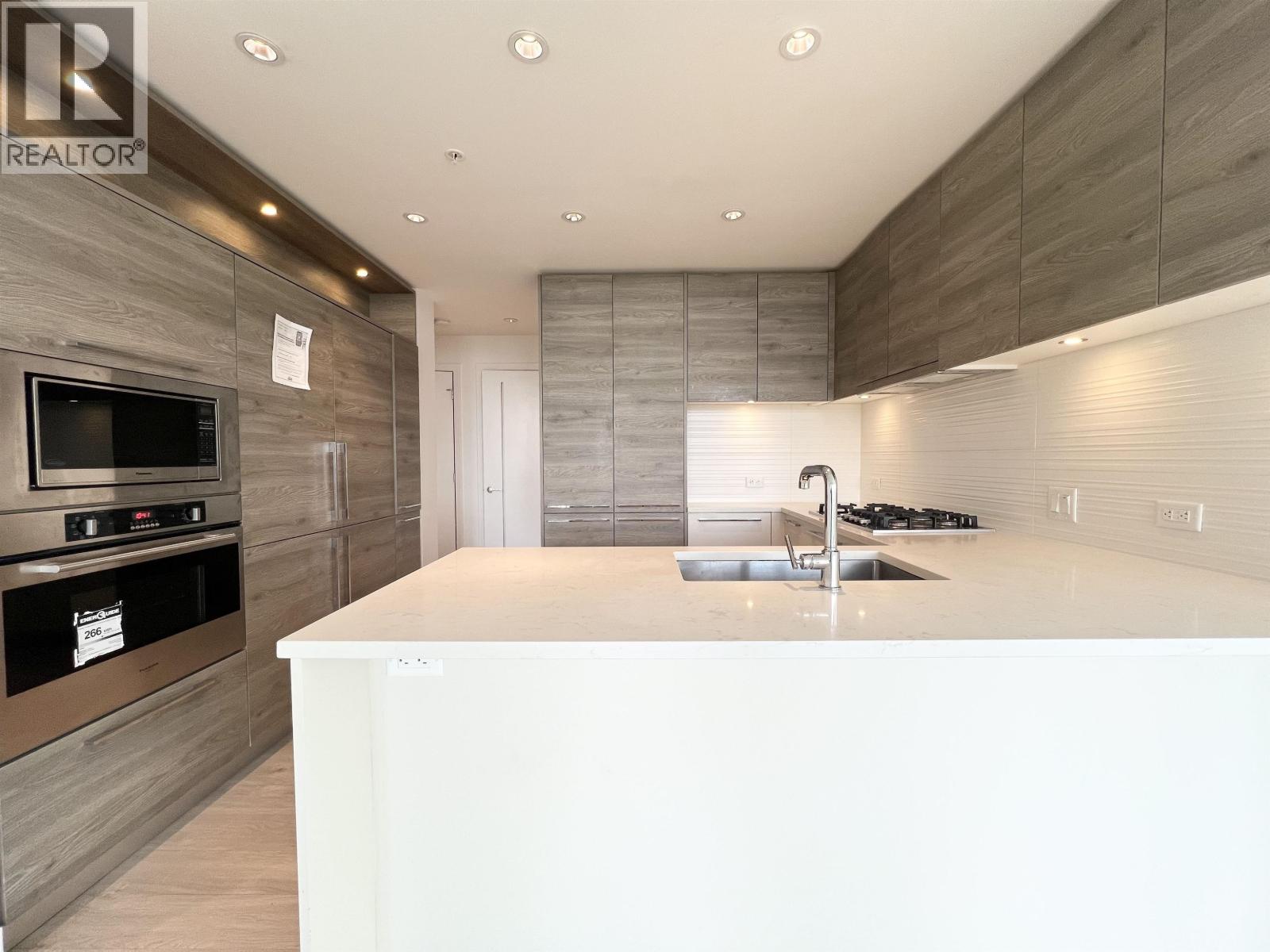 902 7303 Noble Lane, Burnaby, British Columbia  V3N 0H2 - Photo 7 - R3054577