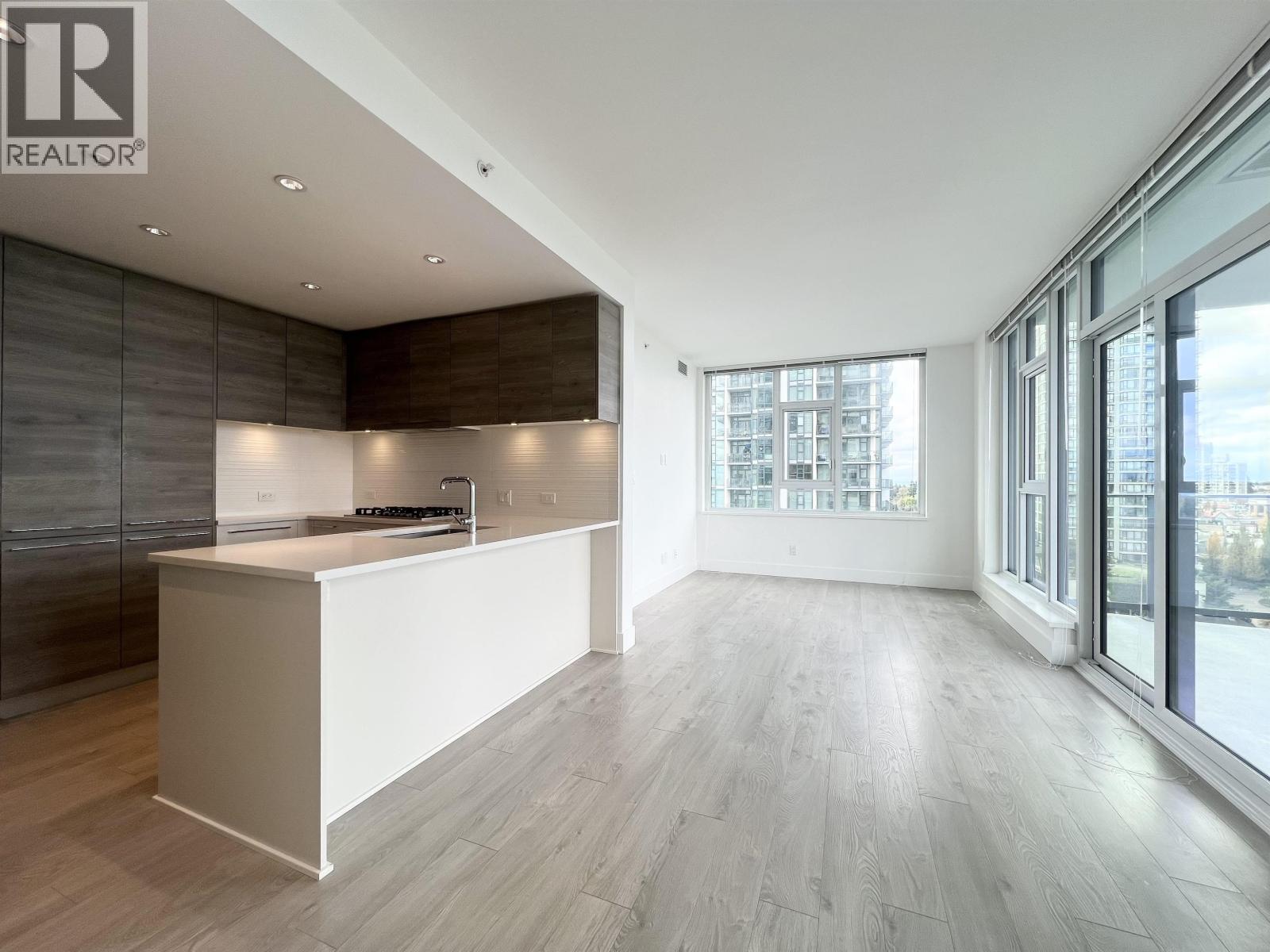 902 7303 Noble Lane, Burnaby, British Columbia  V3N 0H2 - Photo 5 - R3054577