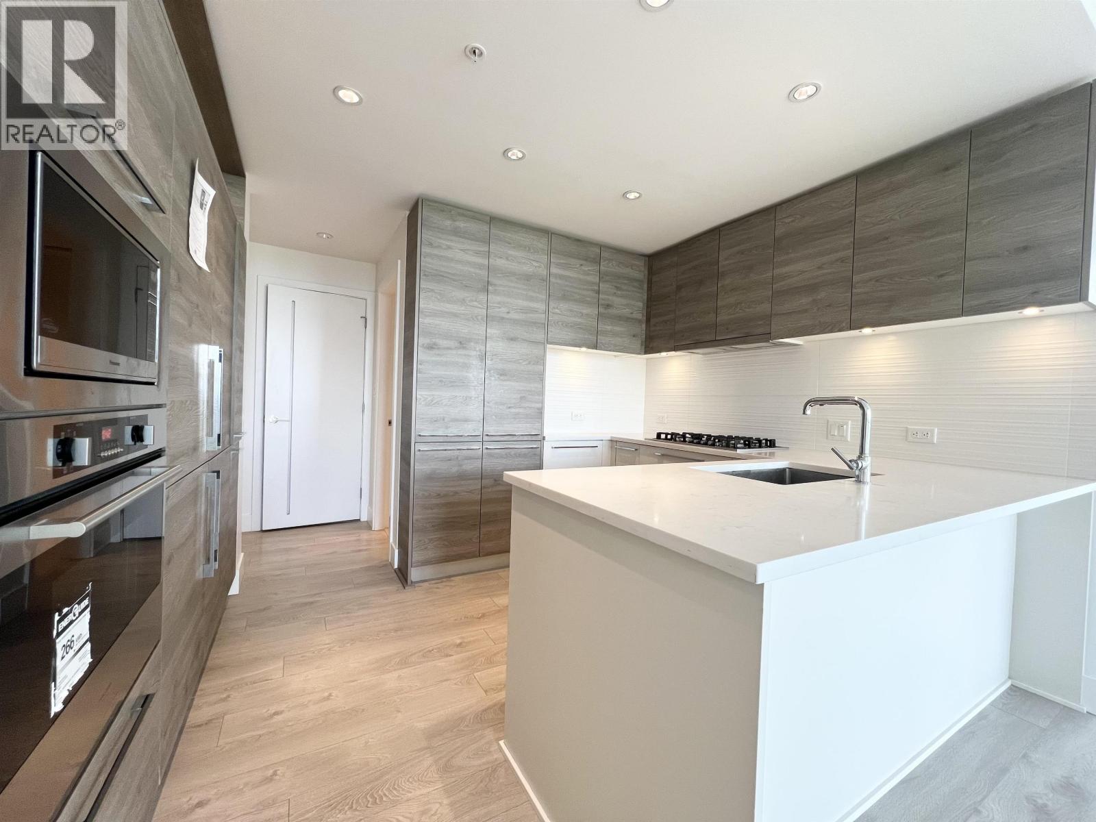 902 7303 Noble Lane, Burnaby, British Columbia  V3N 0H2 - Photo 4 - R3054577