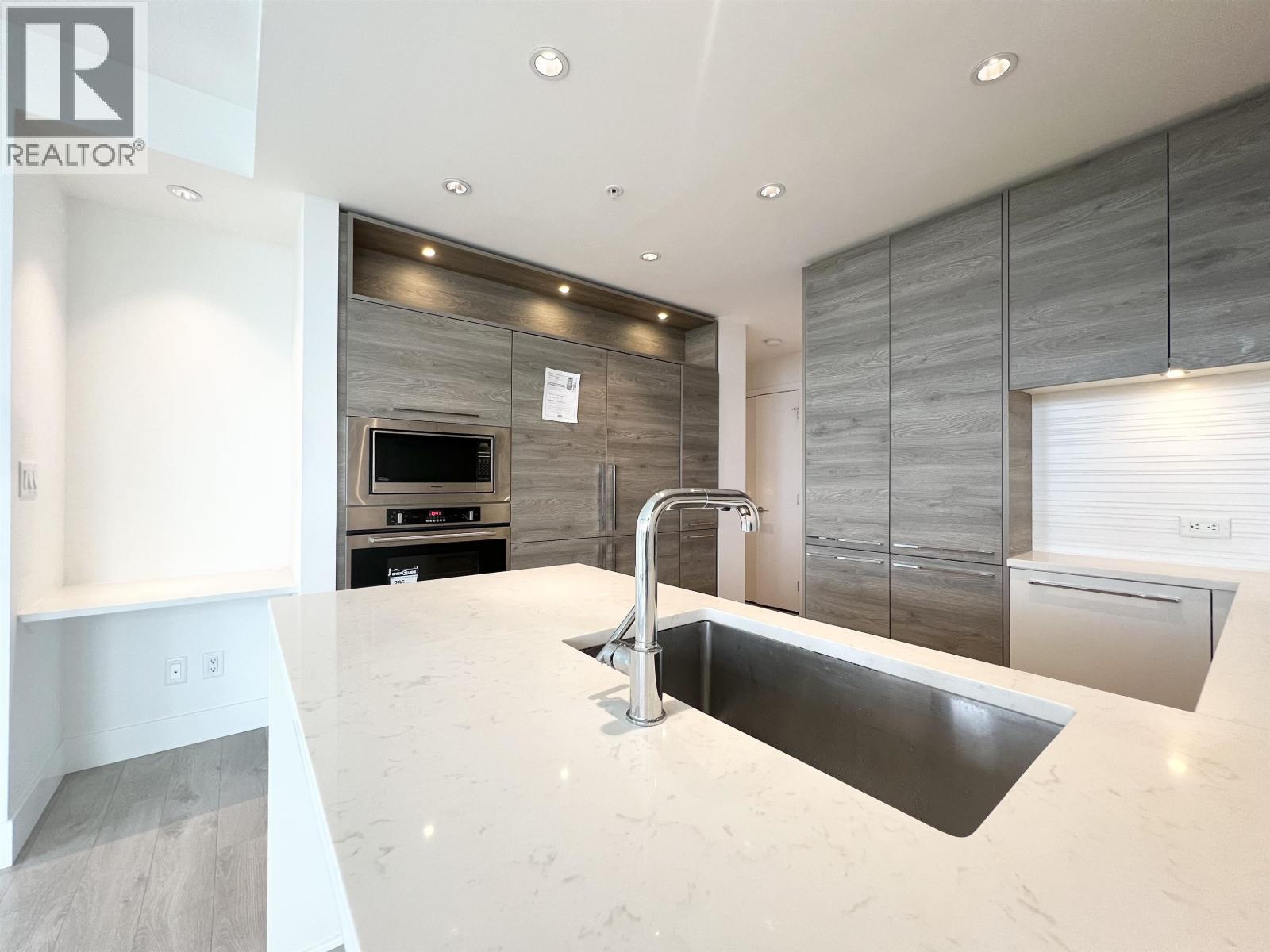 902 7303 Noble Lane, Burnaby, British Columbia  V3N 0H2 - Photo 8 - R3054577