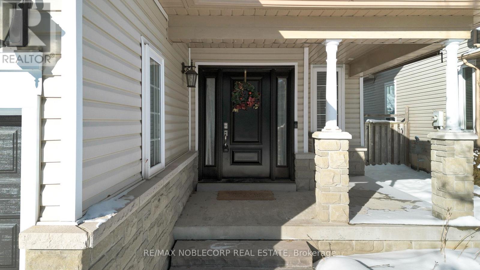 20 Corianne Avenue, Whitby, Ontario  L1M 2J2 - Photo 3 - E12635088