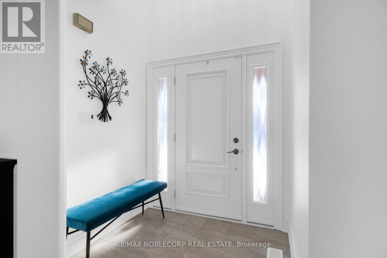 20 Corianne Avenue, Whitby, Ontario  L1M 2J2 - Photo 4 - E12635088