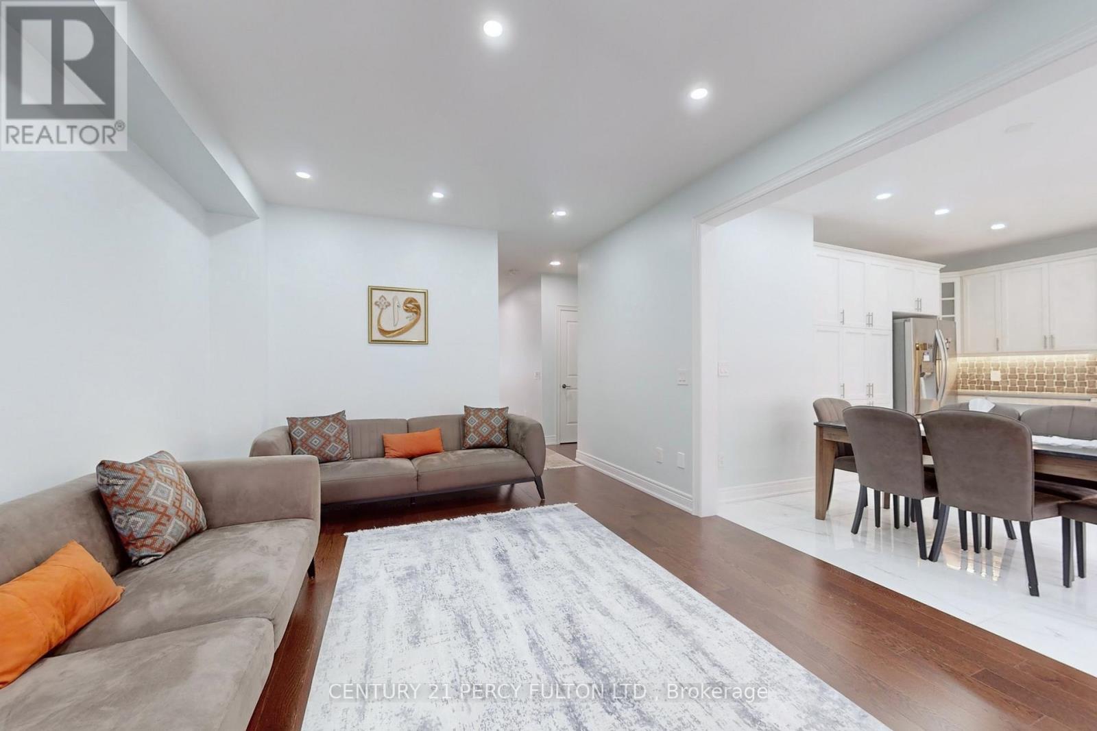 11 Sinatra Street, Brampton (Sandringham-Wellington North), Ontario  L6R 4B3 - Photo 10 - W12633132