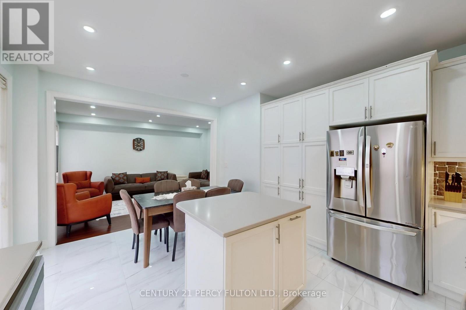 11 Sinatra Street, Brampton (Sandringham-Wellington North), Ontario  L6R 4B3 - Photo 14 - W12633132