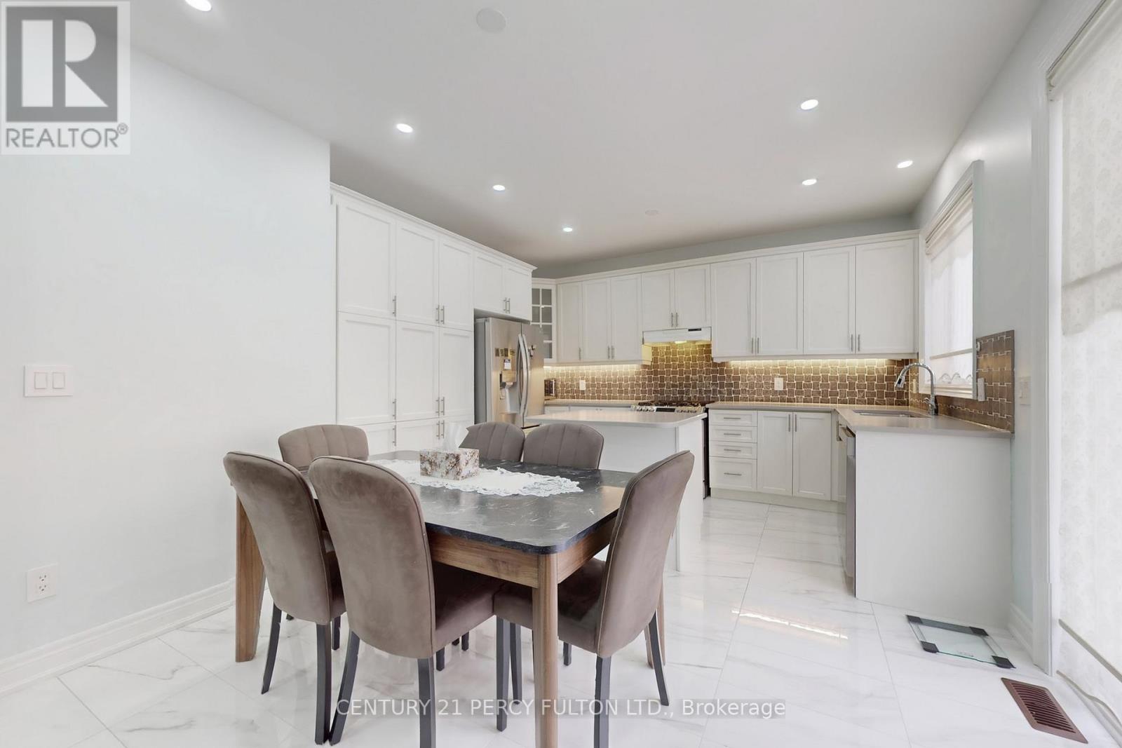 11 Sinatra Street, Brampton (Sandringham-Wellington North), Ontario  L6R 4B3 - Photo 15 - W12633132