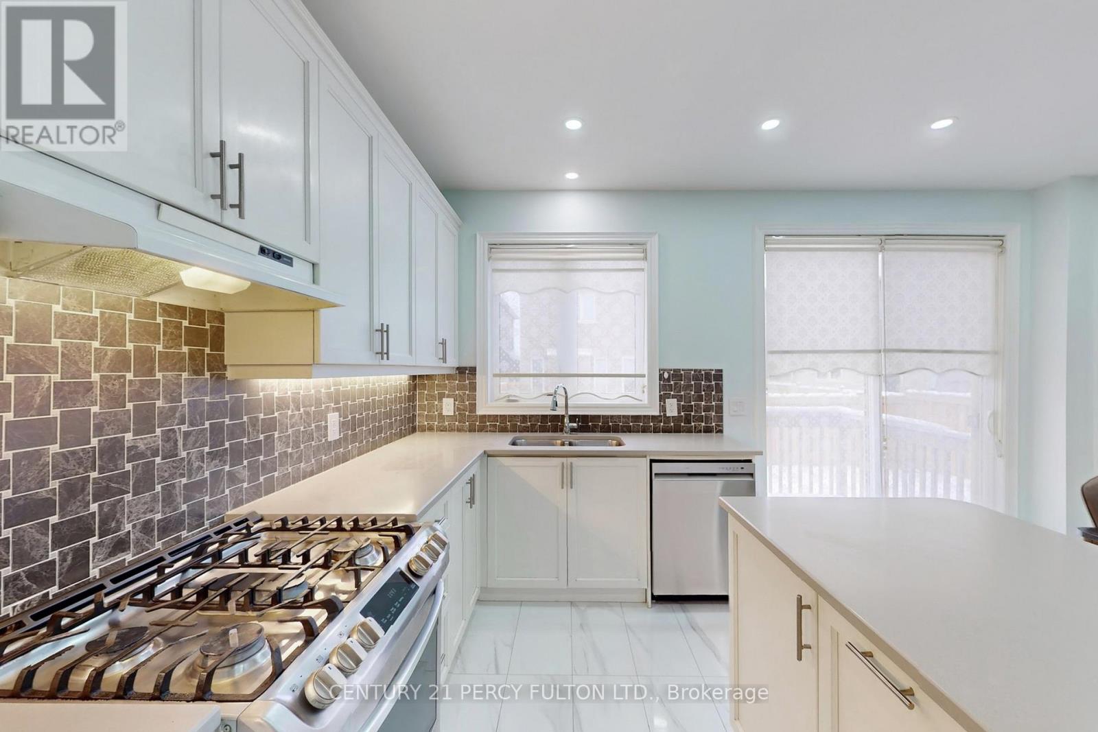 11 Sinatra Street, Brampton (Sandringham-Wellington North), Ontario  L6R 4B3 - Photo 13 - W12633132