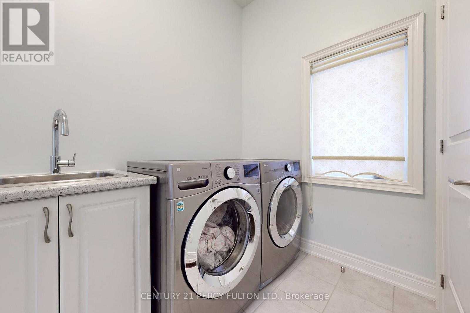 11 Sinatra Street, Brampton (Sandringham-Wellington North), Ontario  L6R 4B3 - Photo 20 - W12633132