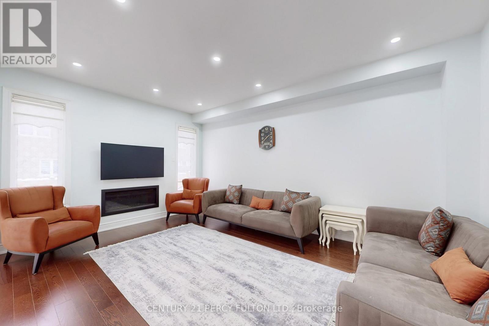 11 Sinatra Street, Brampton (Sandringham-Wellington North), Ontario  L6R 4B3 - Photo 6 - W12633132