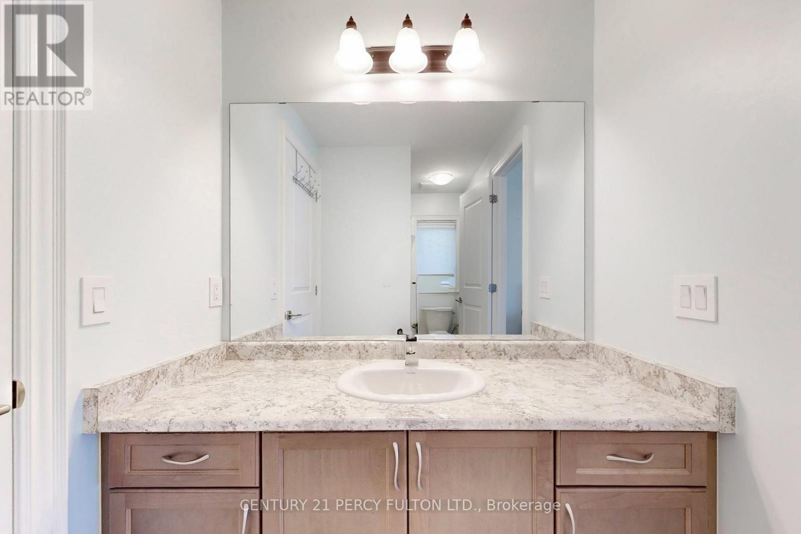 11 Sinatra Street, Brampton (Sandringham-Wellington North), Ontario  L6R 4B3 - Photo 32 - W12633132