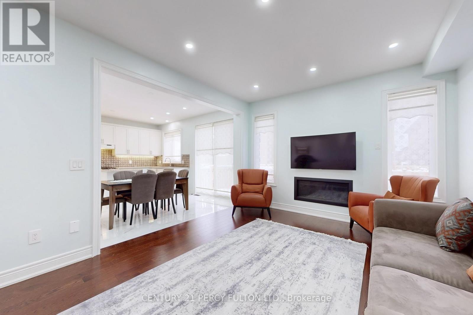 11 Sinatra Street, Brampton (Sandringham-Wellington North), Ontario  L6R 4B3 - Photo 9 - W12633132