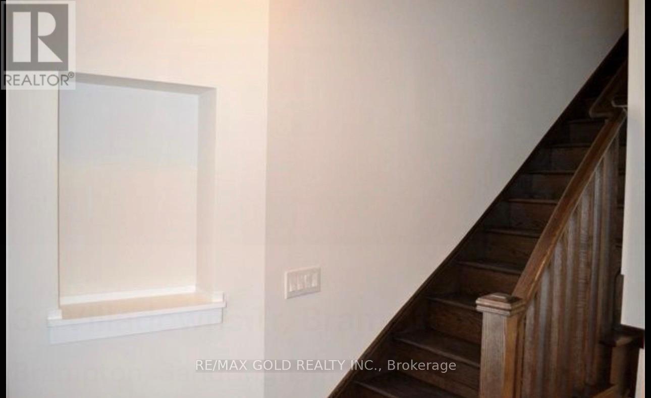 33 Villadowns Trail, Brampton, Ontario  L6R 3V6 - Photo 10 - W12630830