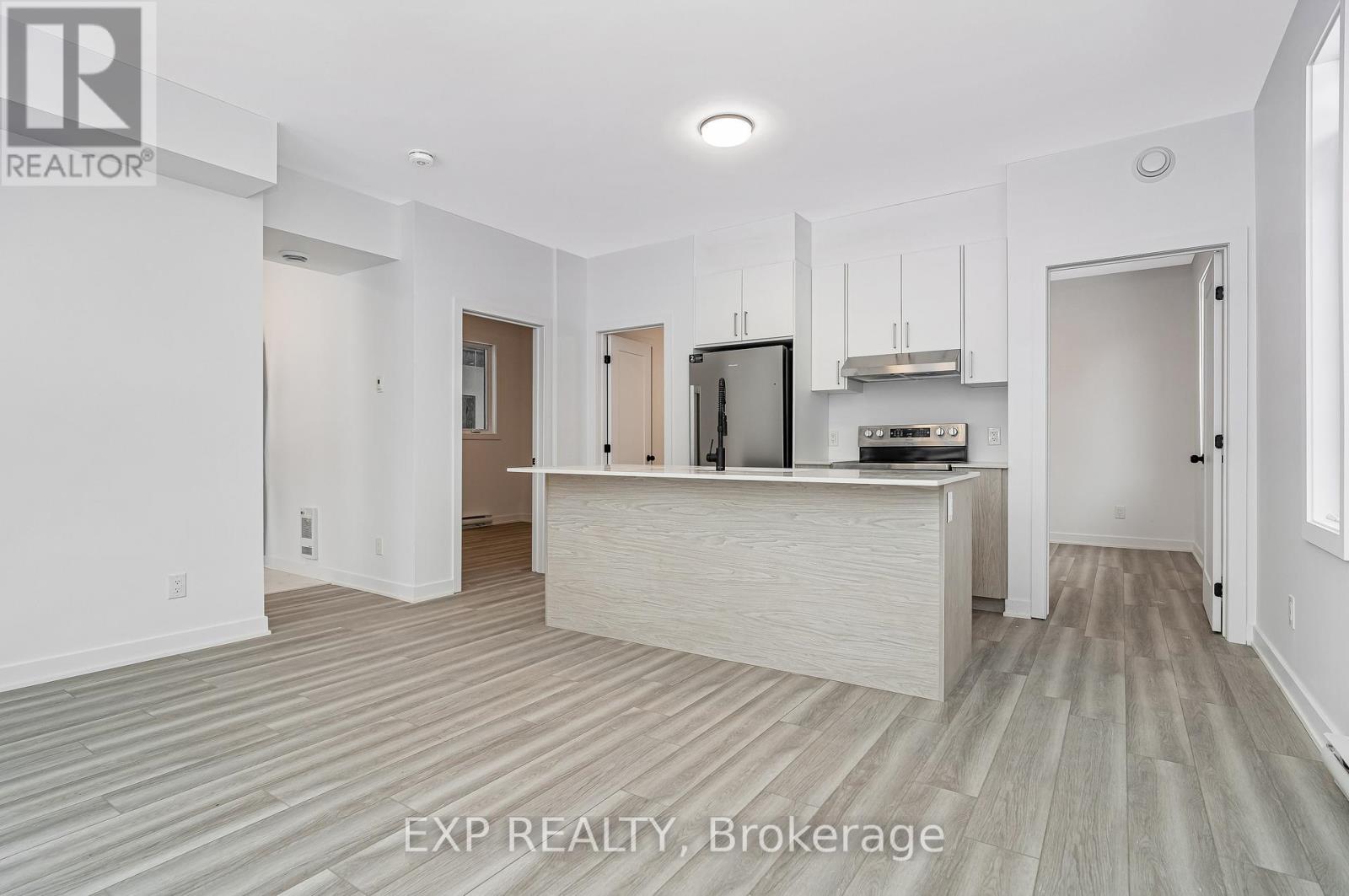 Unit B - 1369 Louis Lane, Ottawa, Ontario  K1B 3P2 - Photo 3 - X12635610