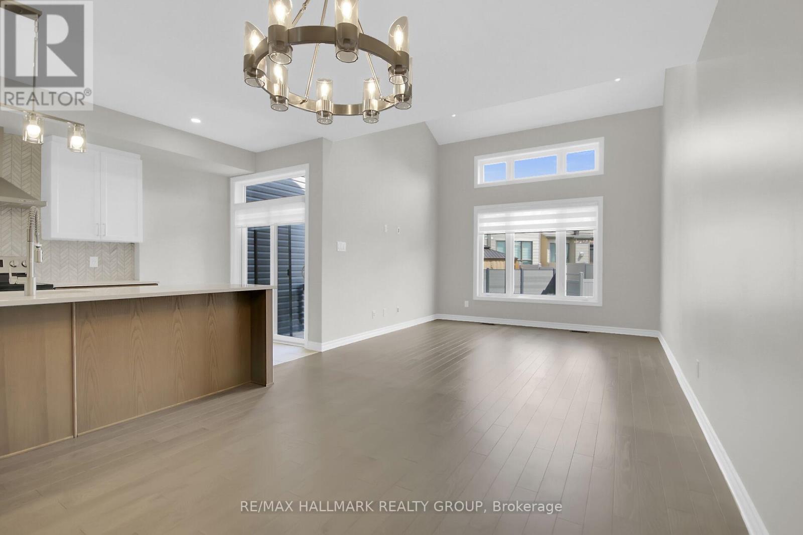 170 Wabikon Crescent, Ottawa, Ontario  K1X 0H7 - Photo 11 - X12635620