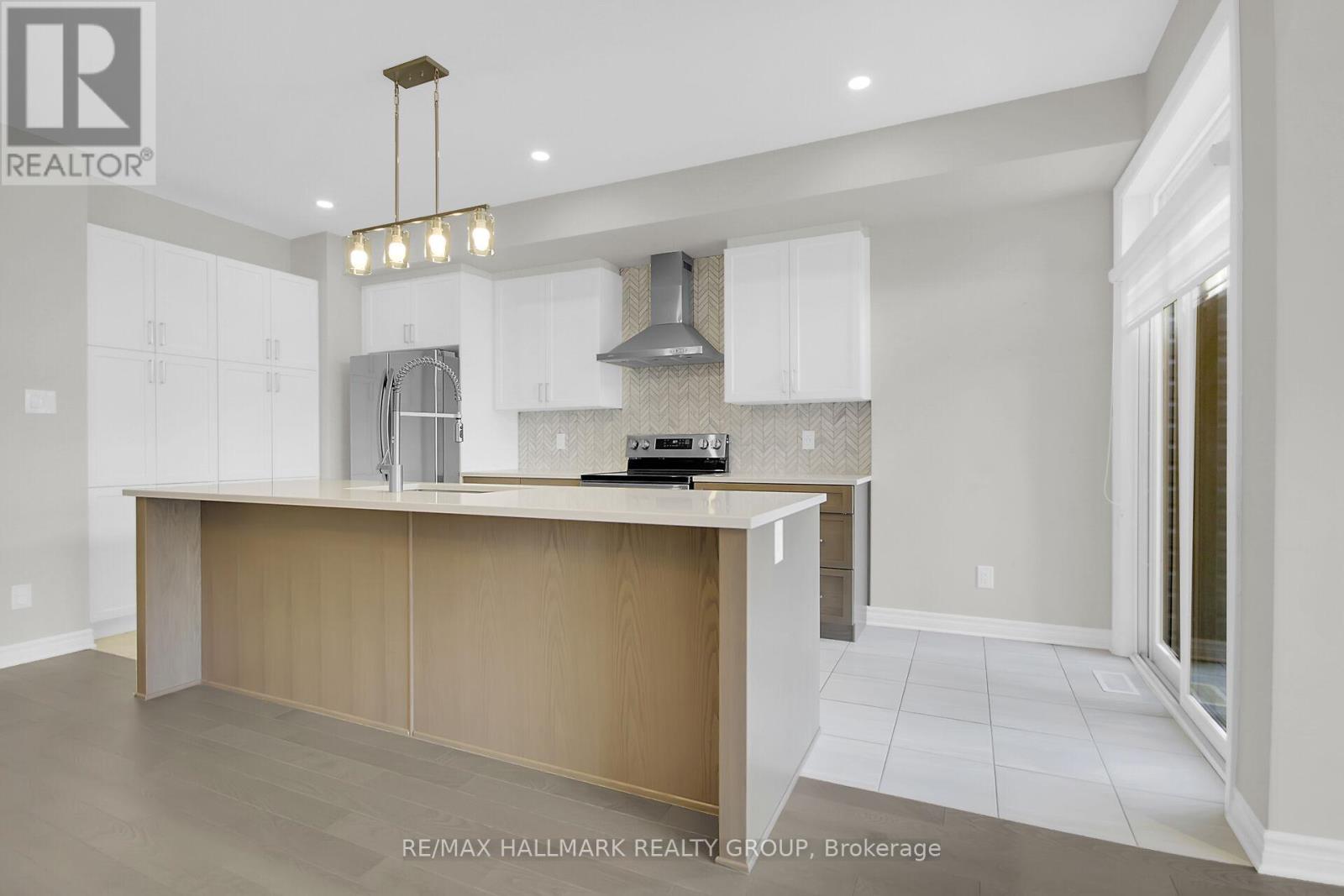 170 Wabikon Crescent, Ottawa, Ontario  K1X 0H7 - Photo 13 - X12635620