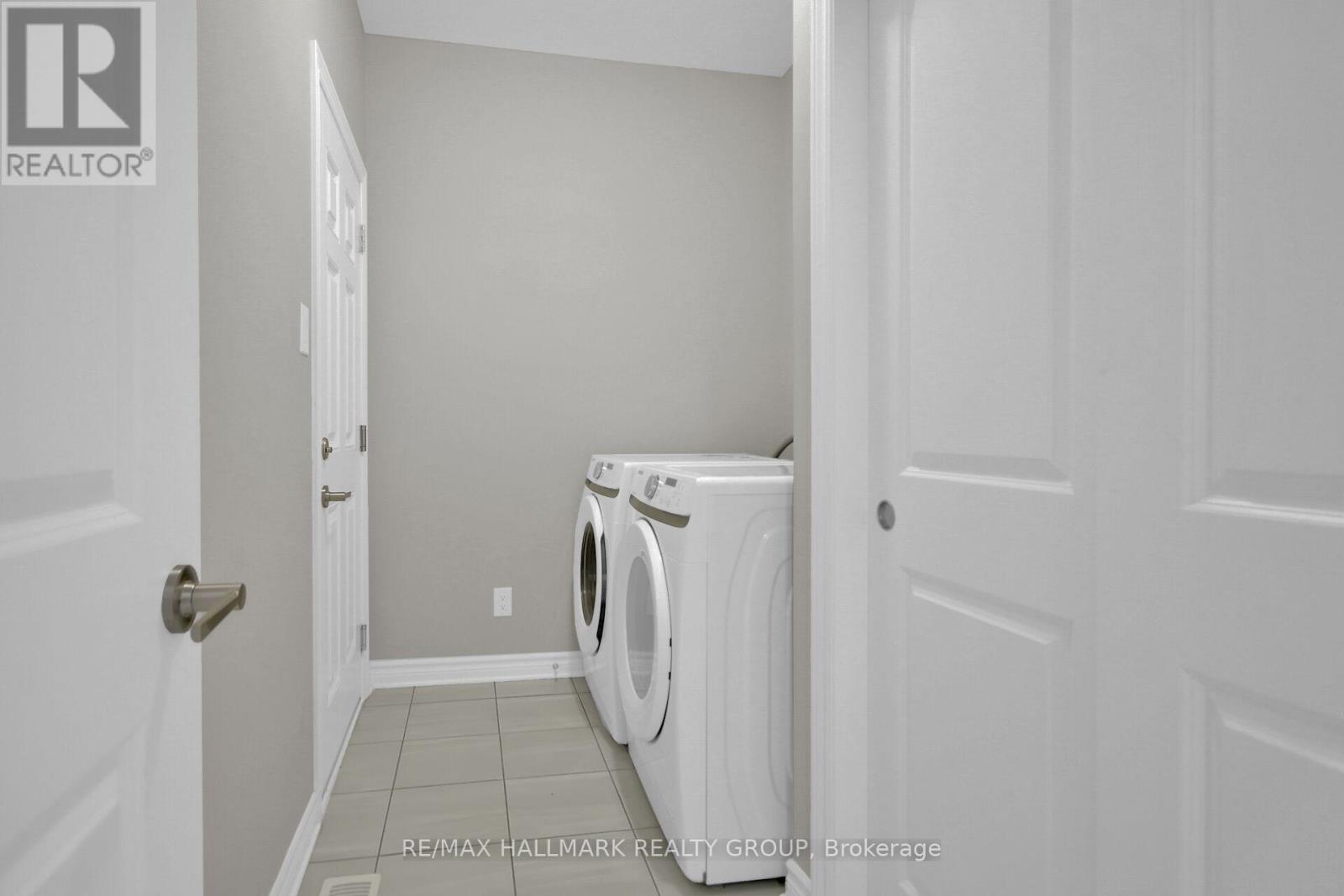 170 Wabikon Crescent, Ottawa, Ontario  K1X 0H7 - Photo 18 - X12635620