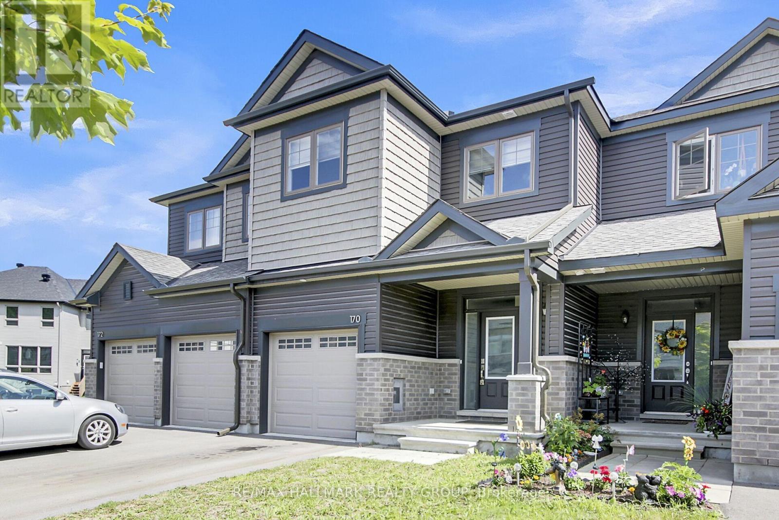 170 Wabikon Crescent, Ottawa, Ontario  K1X 0H7 - Photo 2 - X12635620