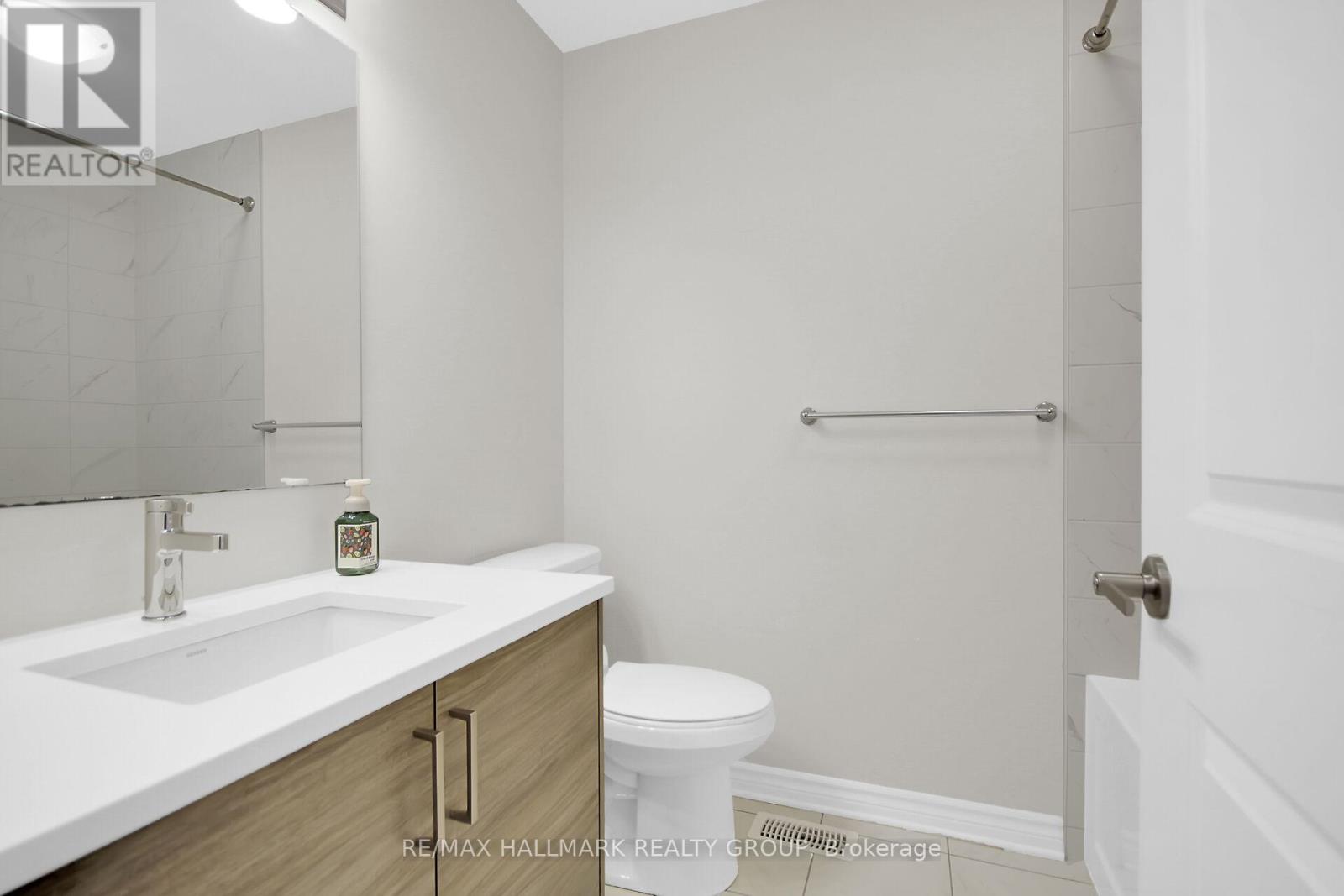 170 Wabikon Crescent, Ottawa, Ontario  K1X 0H7 - Photo 28 - X12635620