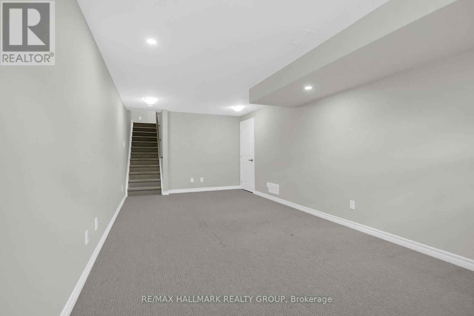 170 Wabikon Crescent, Ottawa, Ontario  K1X 0H7 - Photo 31 - X12635620