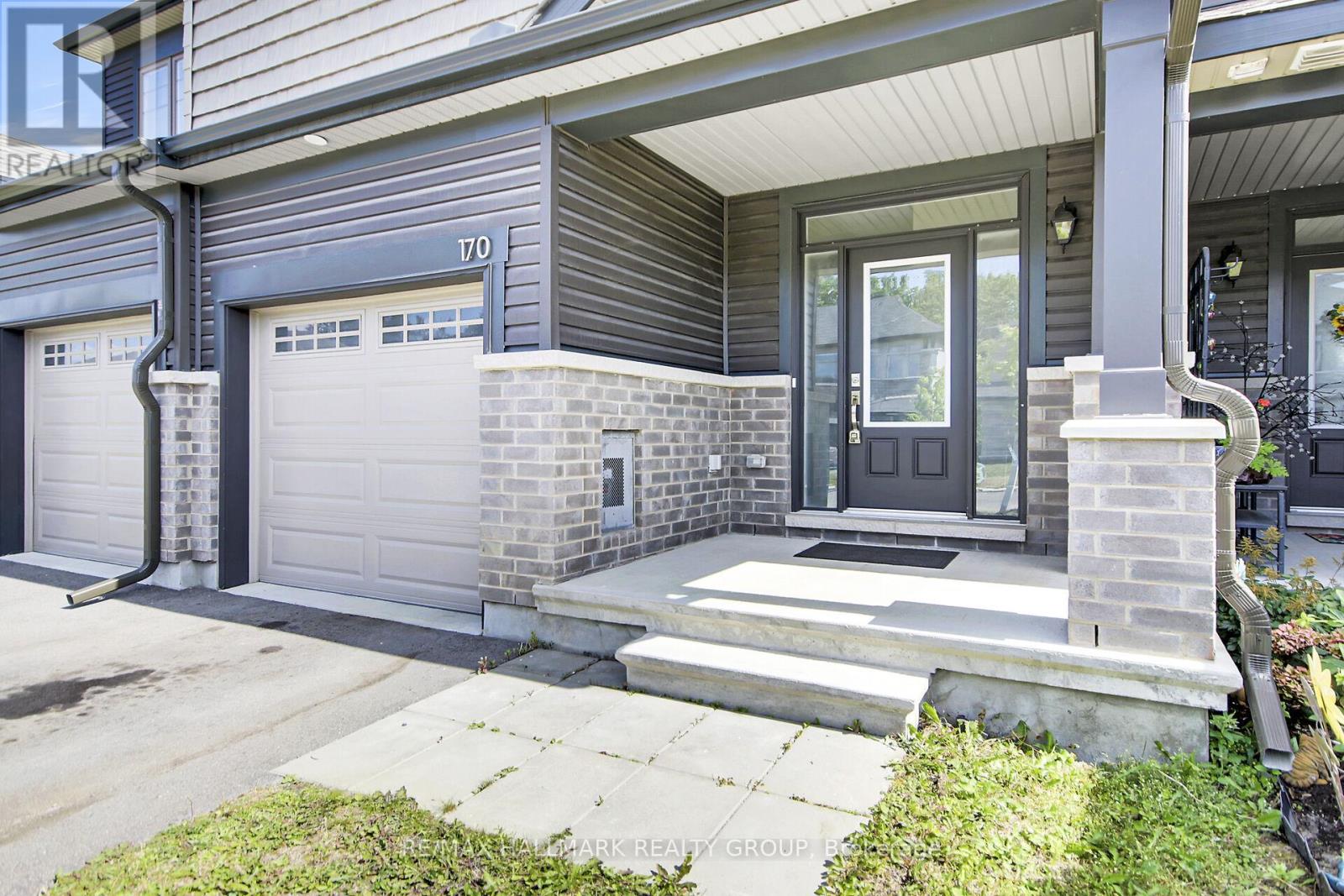 170 Wabikon Crescent, Ottawa, Ontario  K1X 0H7 - Photo 4 - X12635620