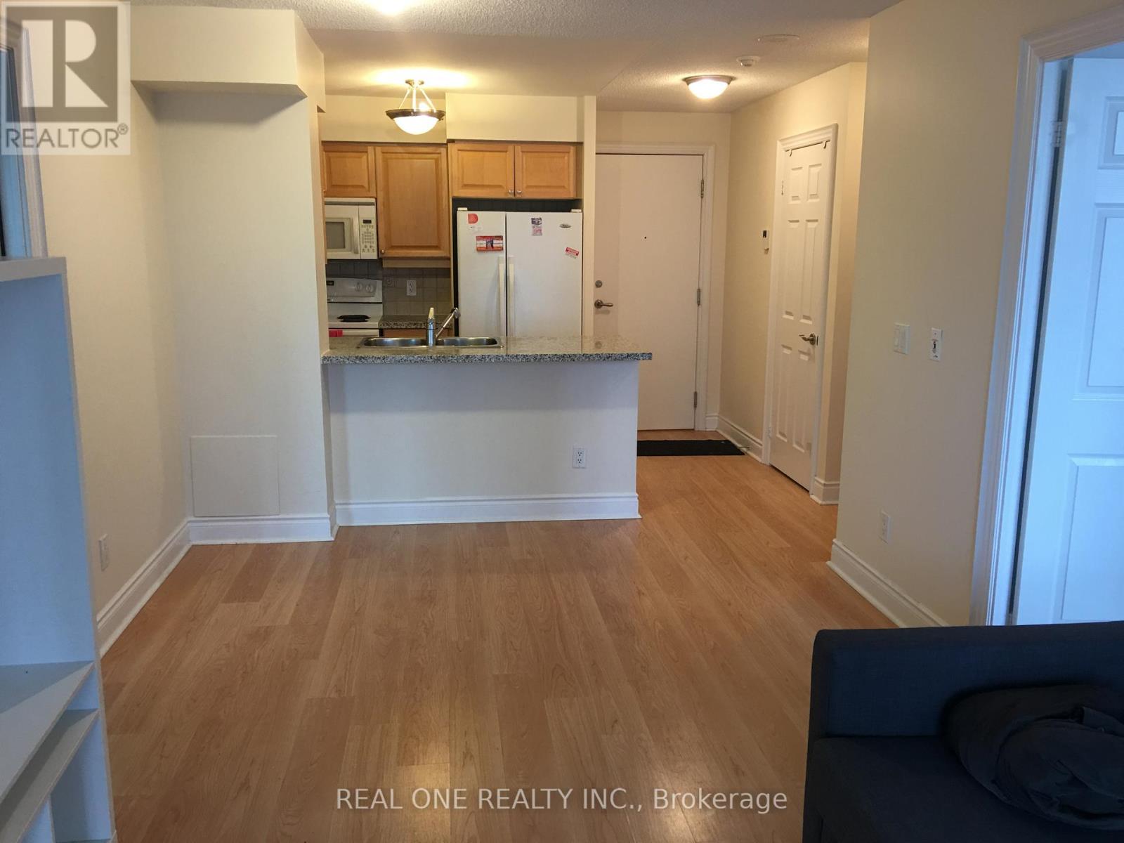 714 - 15 Greenview Avenue, Toronto (Newtonbrook West), Ontario  M2M 4M7 - Photo 4 - C12635606