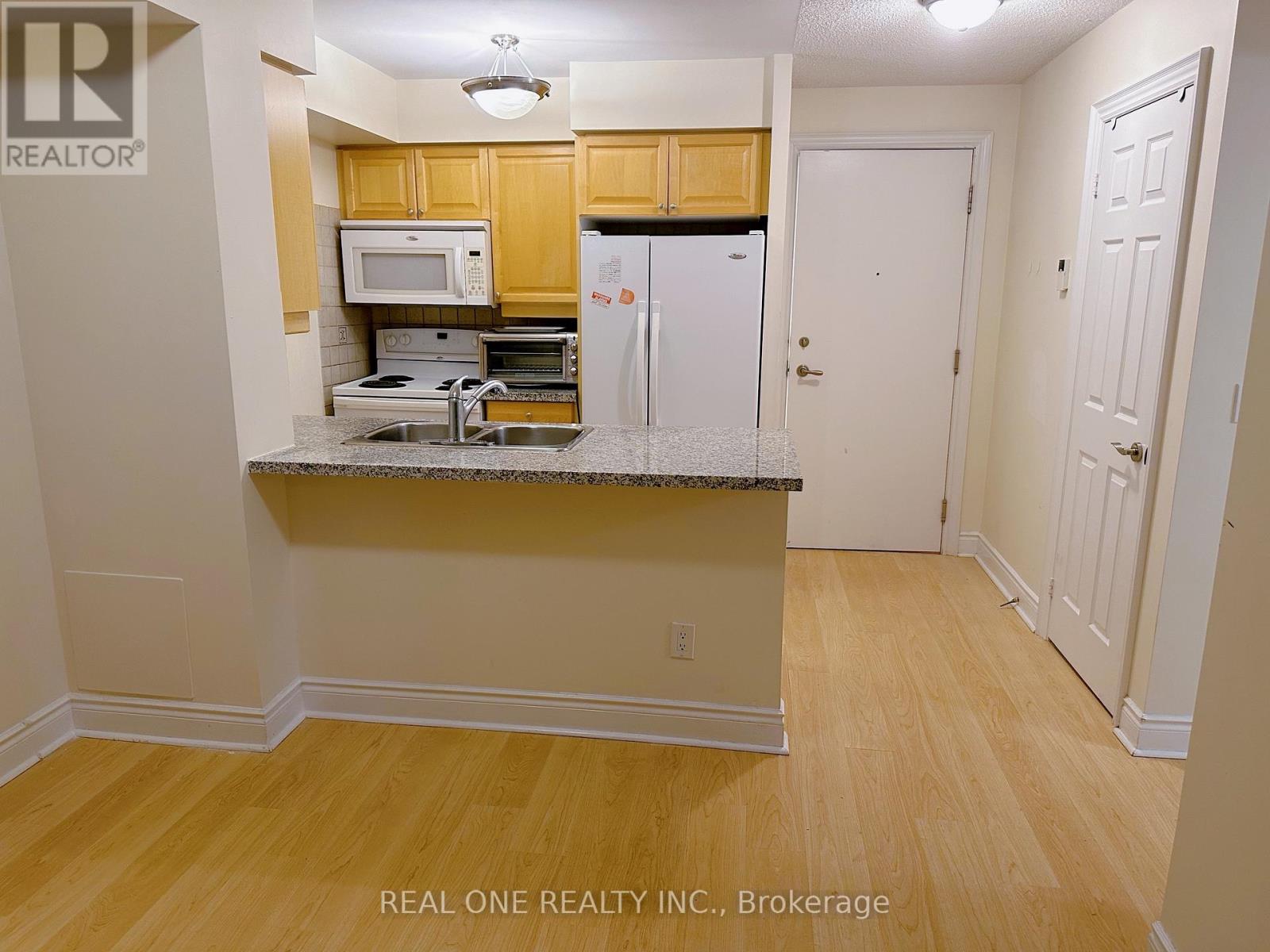 714 - 15 Greenview Avenue, Toronto (Newtonbrook West), Ontario  M2M 4M7 - Photo 5 - C12635606