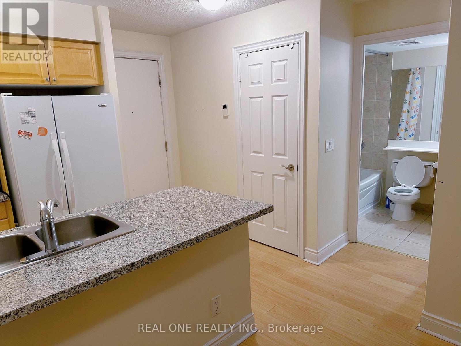 714 - 15 Greenview Avenue, Toronto (Newtonbrook West), Ontario  M2M 4M7 - Photo 6 - C12635606