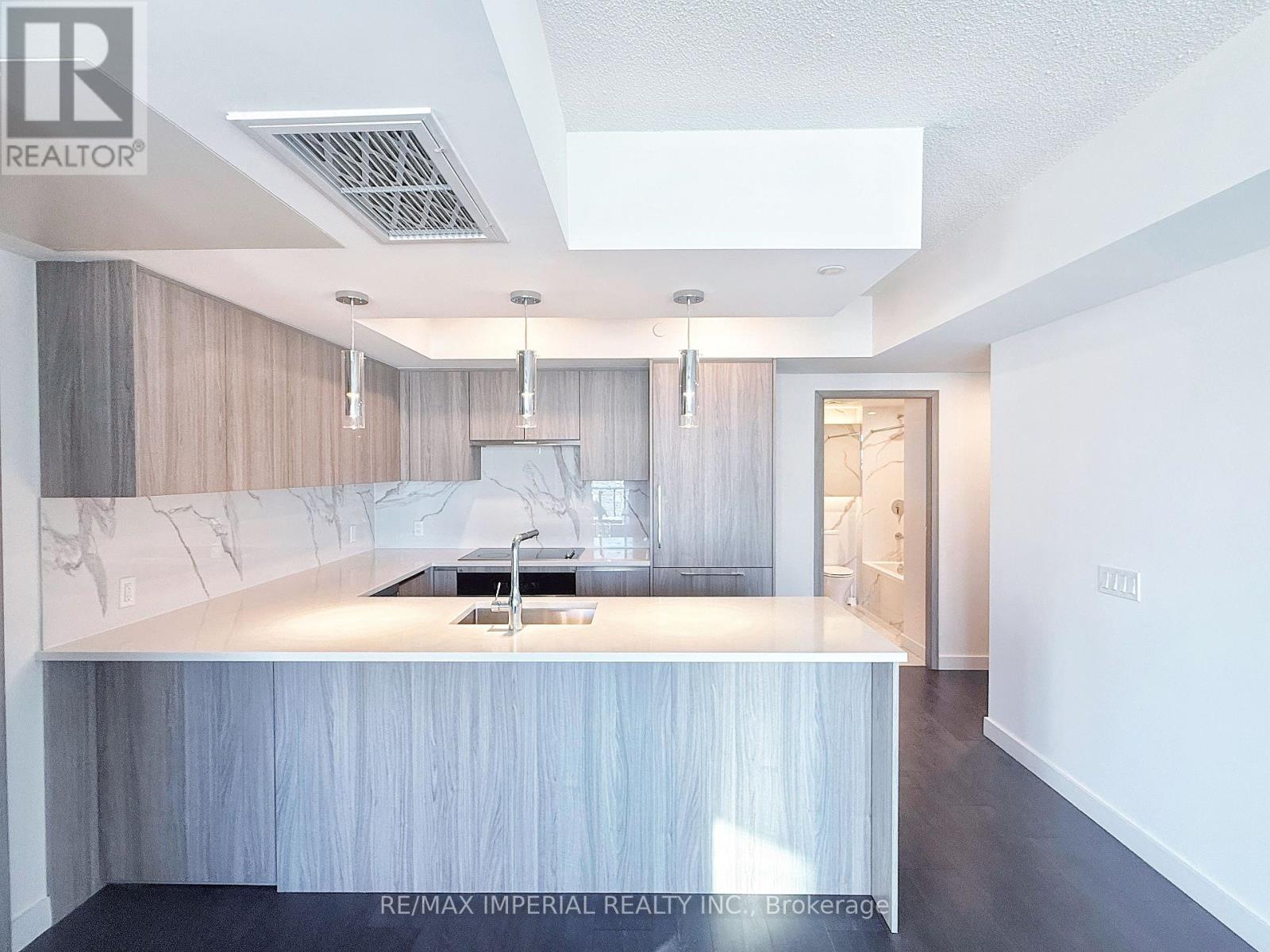 4005 - 1 Concord Cityplace Way, Toronto (Waterfront Communities), Ontario  M5V 0X3 - Photo 4 - C12635608