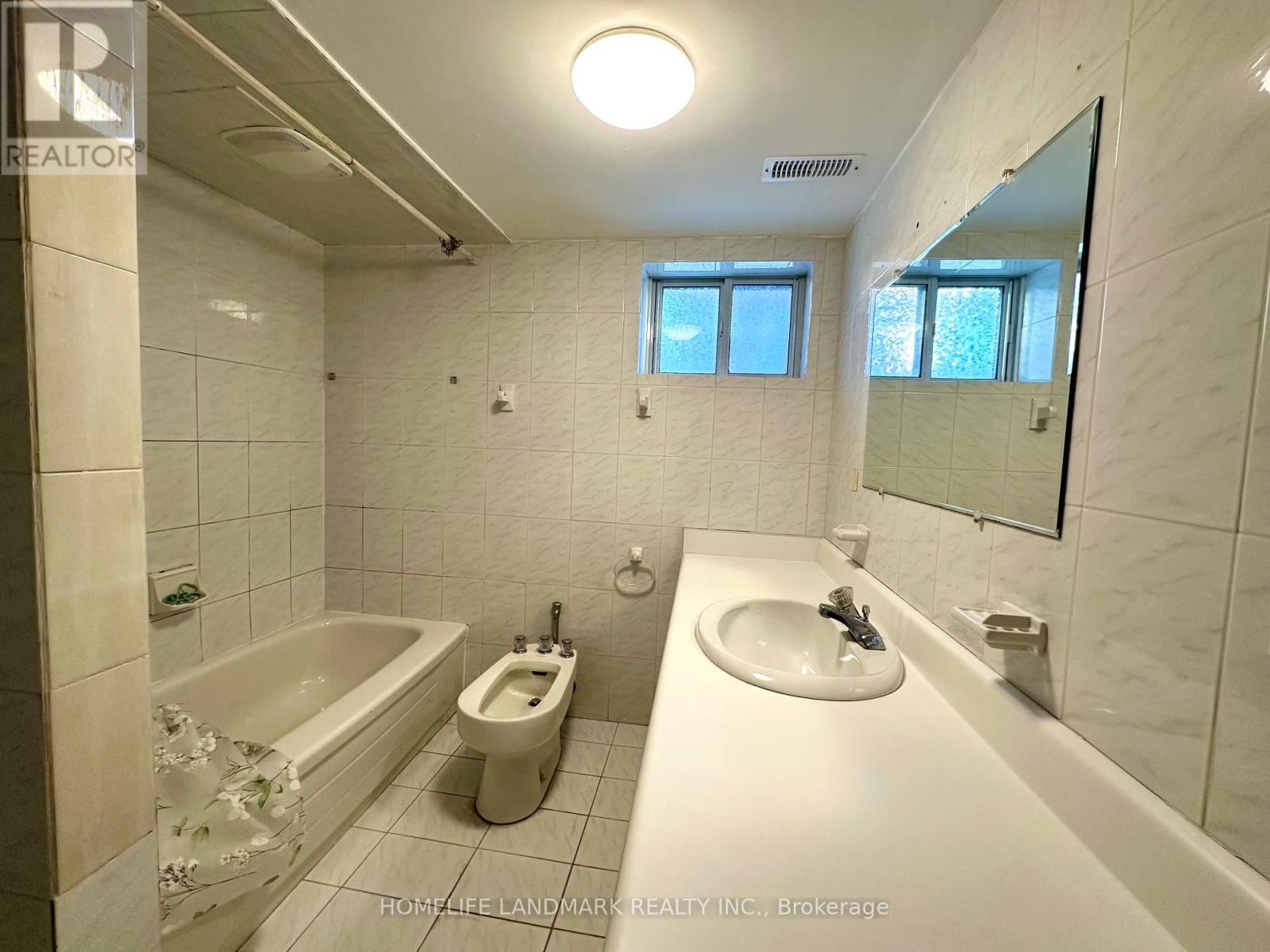 Bsmt - 46 Verwood Avenue, Toronto, Ontario  M3H 2K7 - Photo 6 - C12635618