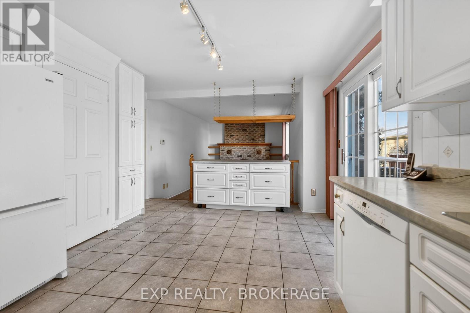 59 Chartwell Crescent, Kingston (Kingston East (Incl Barret Crt)), Ontario  K7K 6P3 - Photo 17 - X12635636