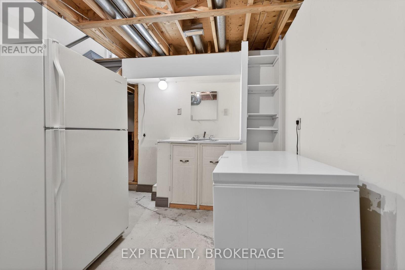 59 Chartwell Crescent, Kingston (Kingston East (Incl Barret Crt)), Ontario  K7K 6P3 - Photo 28 - X12635636