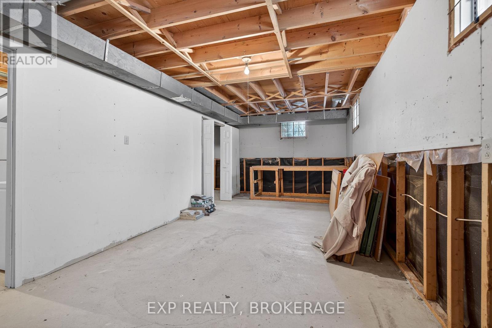 59 Chartwell Crescent, Kingston (Kingston East (Incl Barret Crt)), Ontario  K7K 6P3 - Photo 29 - X12635636