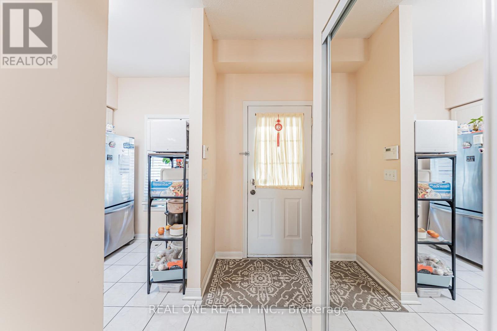 5 - 8 St Moritz Way, Markham (Unionville), Ontario  L3R 4E8 - Photo 6 - N12510858