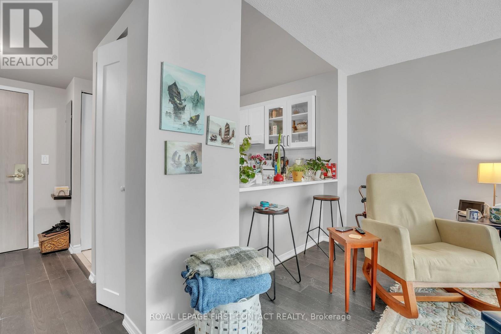 1405 - 150 Dunlop Street E, Barrie (City Centre), Ontario  L4M 6H1 - Photo 12 - S12635624