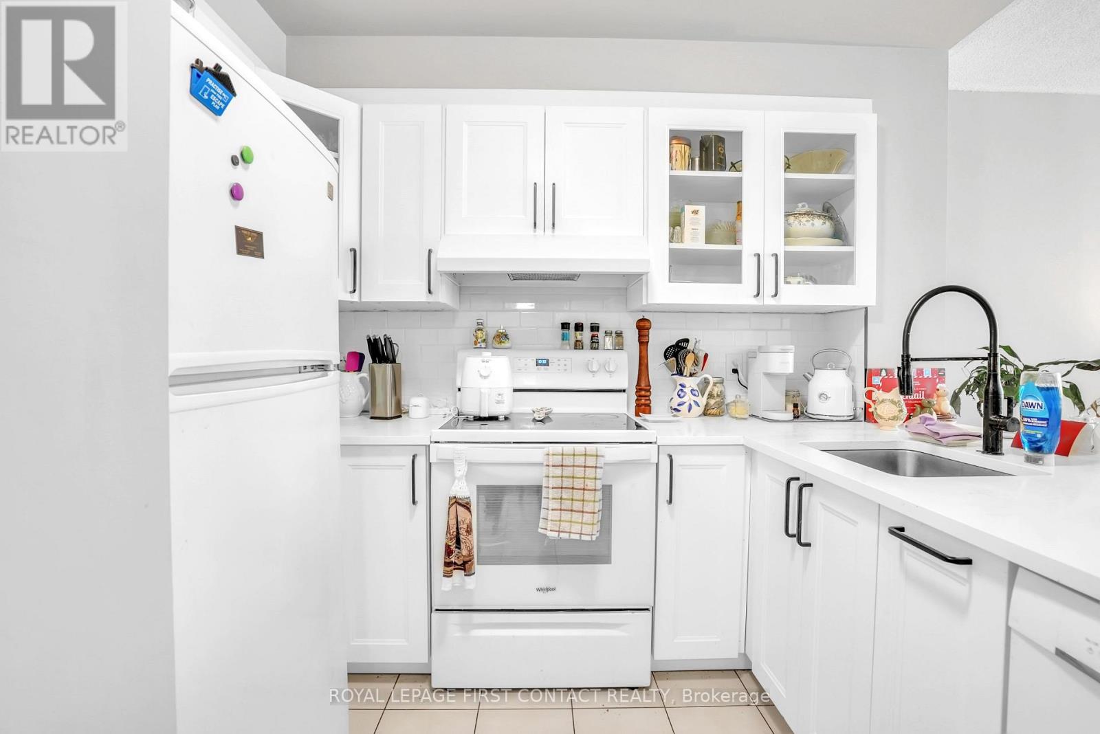 1405 - 150 Dunlop Street E, Barrie (City Centre), Ontario  L4M 6H1 - Photo 13 - S12635624