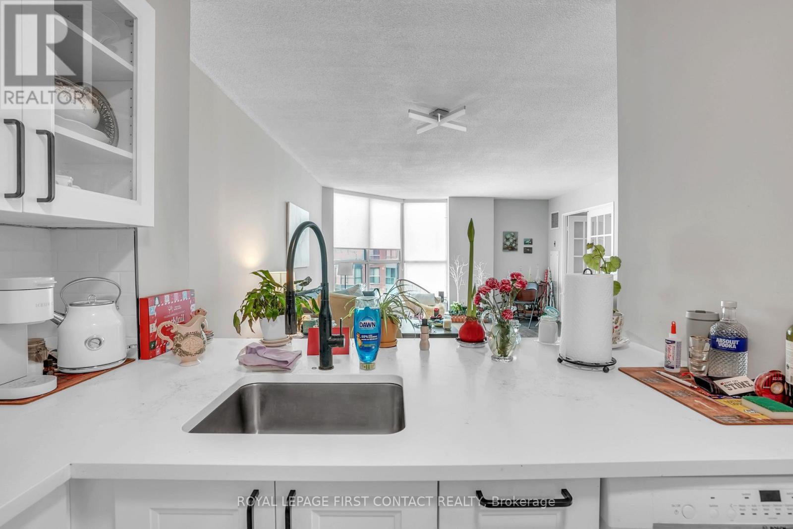 1405 - 150 Dunlop Street E, Barrie (City Centre), Ontario  L4M 6H1 - Photo 15 - S12635624