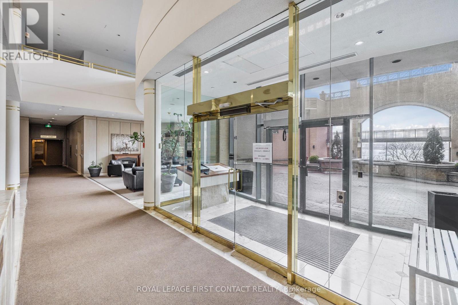 1405 - 150 Dunlop Street E, Barrie (City Centre), Ontario  L4M 6H1 - Photo 3 - S12635624