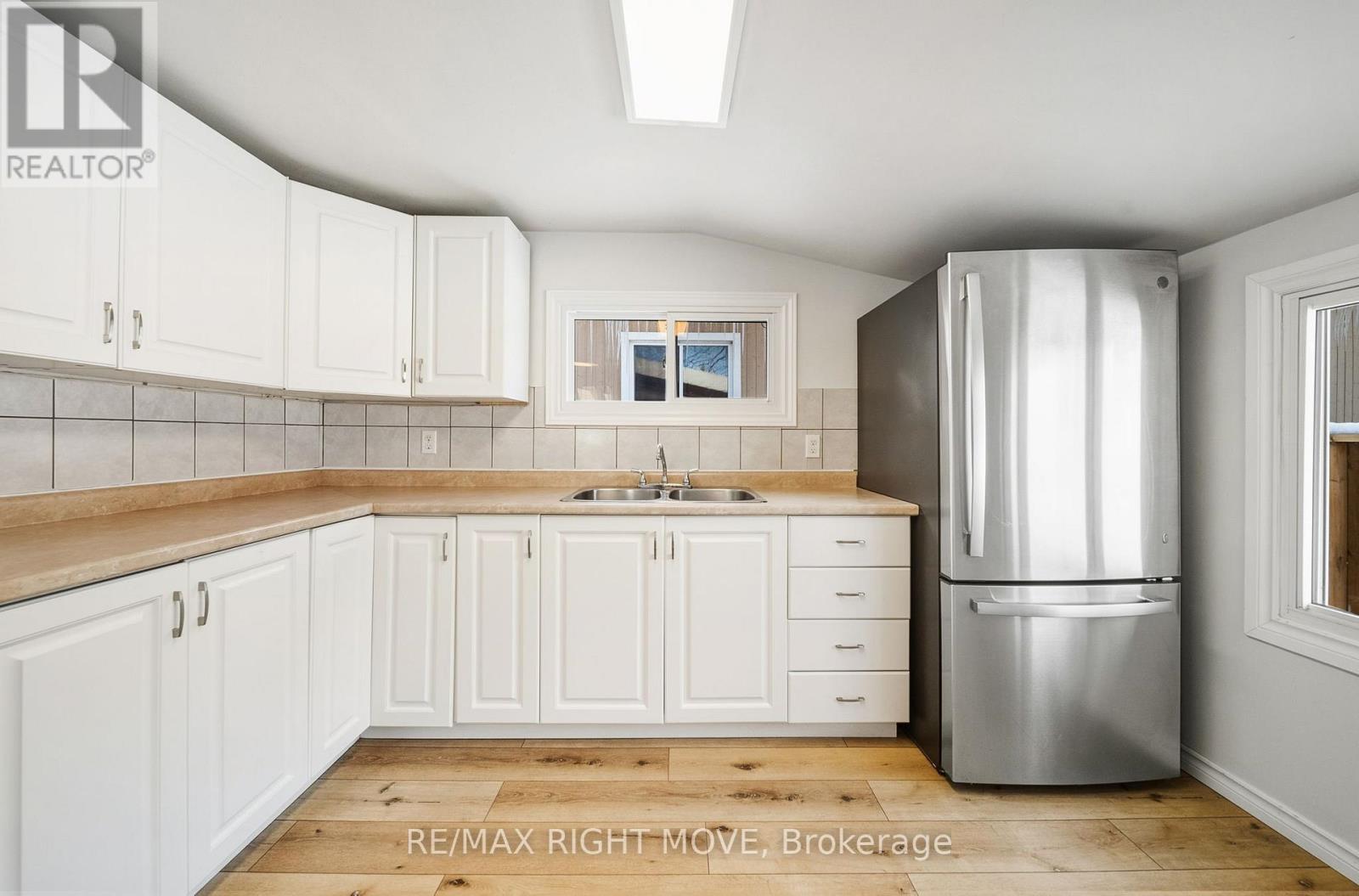 388 Mary Street, Orillia, Ontario  L3V 3G3 - Photo 27 - S12635626