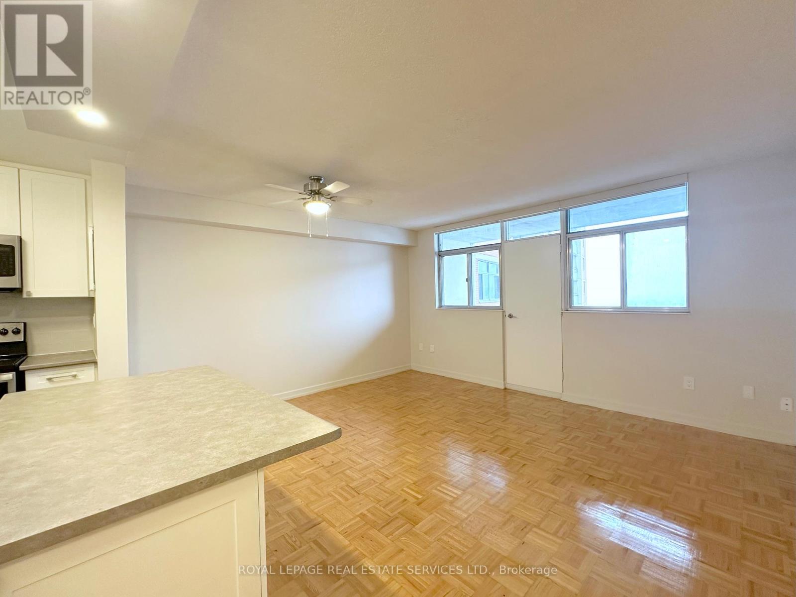 1902 - 30 Denton Avenue, Toronto (Oakridge), Ontario  M1L 4P2 - Photo 2 - E12635634