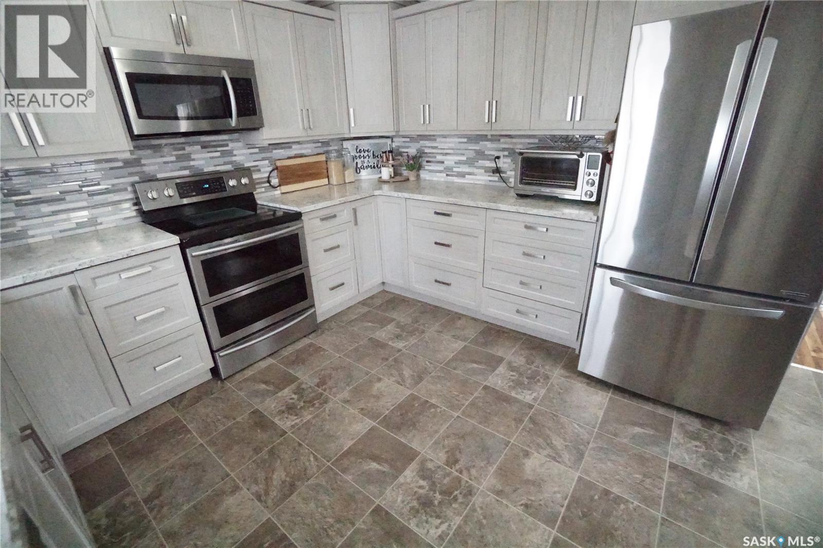 234 Lillooet Street Sw, Moose Jaw, Saskatchewan  S6H 4Z3 - Photo 8 - SK025676