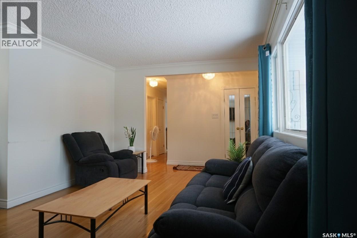 81 Mcnab Crescent, Regina, Saskatchewan  S4S 4B3 - Photo 6 - SK025675