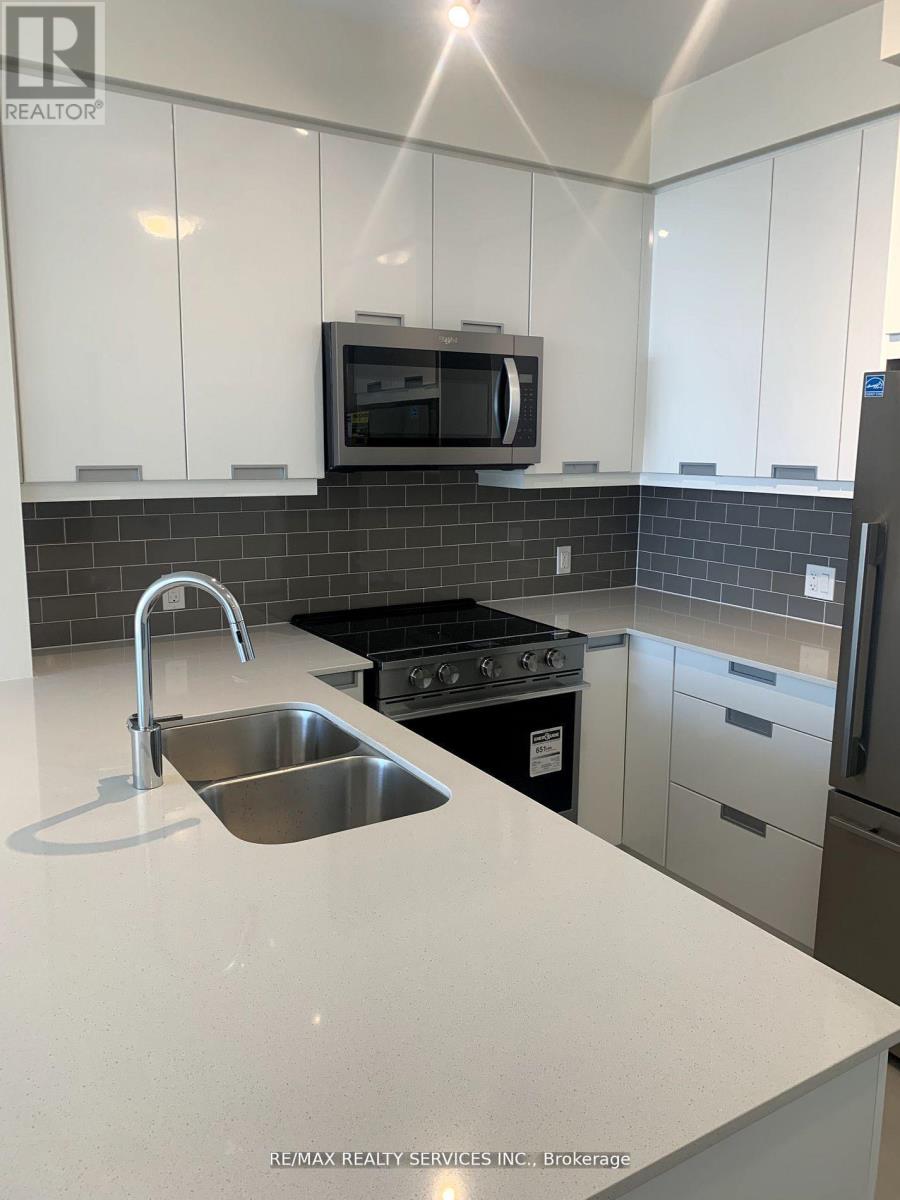 1620 - 35 Watergarden Drive, Mississauga (Hurontario), Ontario  L5R 0G8 - Photo 4 - W12635632