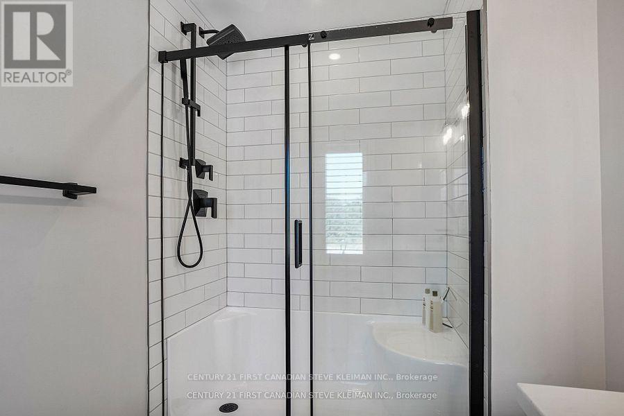 413 Callaway Road, London North, Ontario  N6G 2N1 - Photo 28 - X12635646