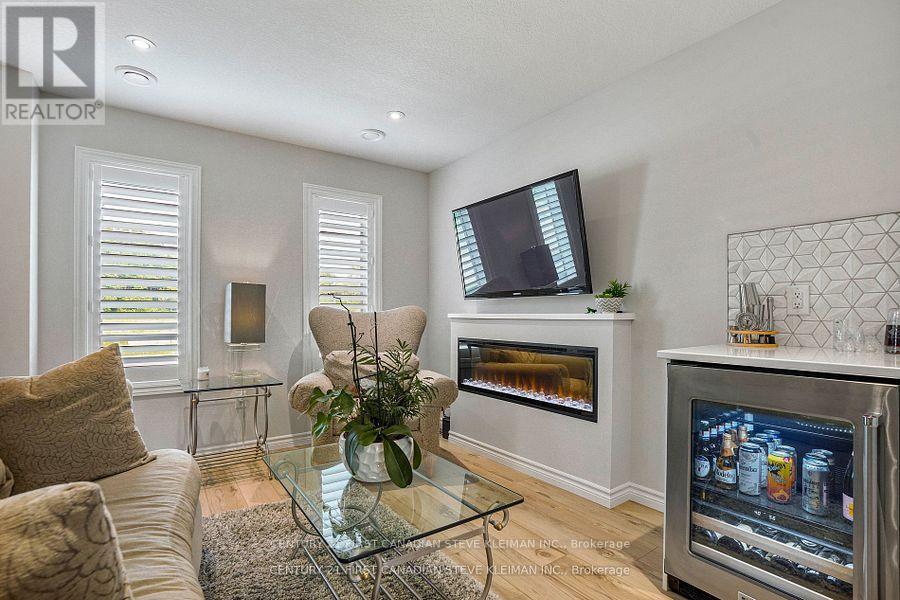 413 Callaway Road, London North, Ontario  N6G 2N1 - Photo 6 - X12635646