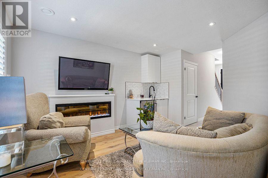 413 Callaway Road, London North, Ontario  N6G 2N1 - Photo 8 - X12635646