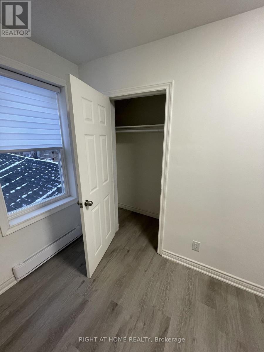 3 - 210 Chatham Street, Brantford, Ontario  N3S 4G8 - Photo 7 - X12635640