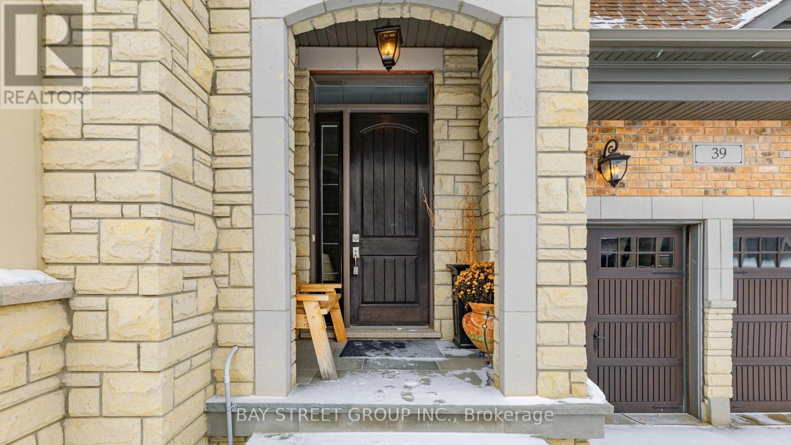 39 Cairns Gate, King, Ontario  L7B 0P5 - Photo 3 - N12627628