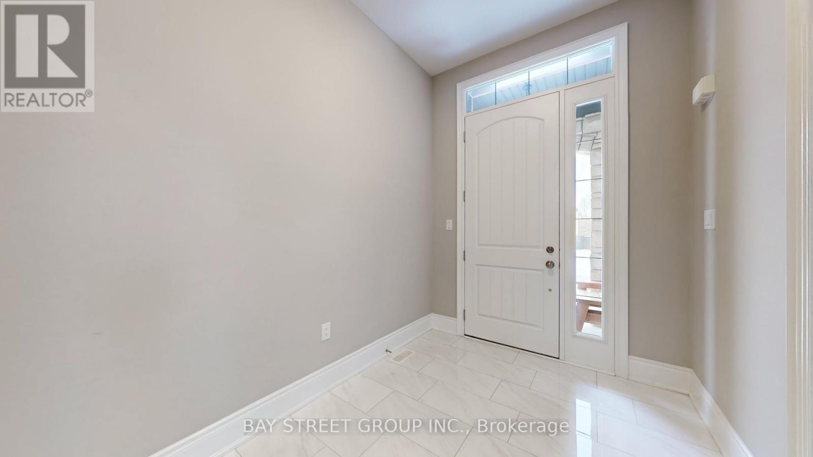 39 Cairns Gate, King, Ontario  L7B 0P5 - Photo 4 - N12627628