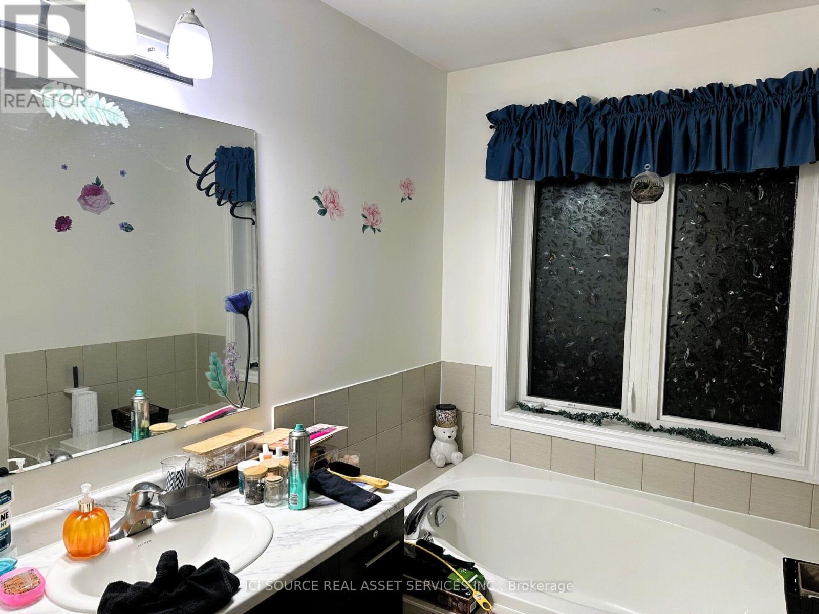 29 Tabaret Crescent, Oshawa (Windfields), Ontario  L1L 0G5 - Photo 12 - E12635642